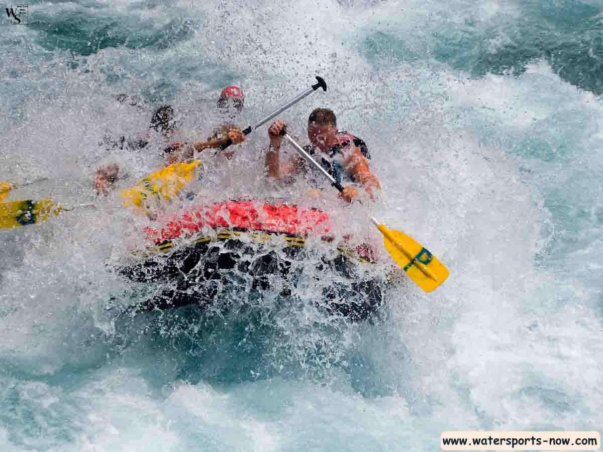 Discover the 13 Astonishing Benefits of White Water Rafting